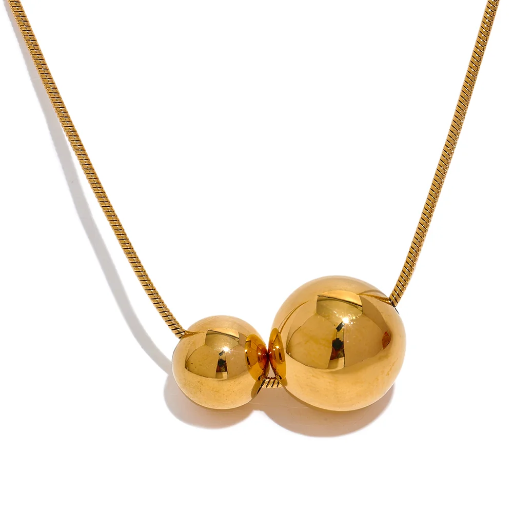 Colar Elegante de Pérolas Metálicas