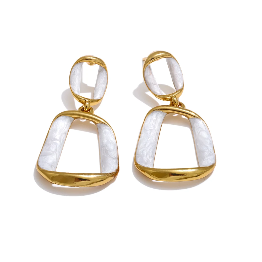 Brinco Gota Retangular Dourado Elegância Moderna