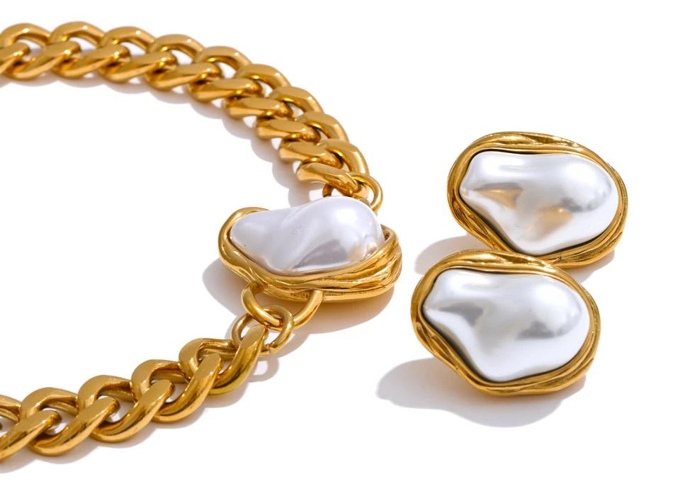 Elegância Barroca: Conjunto de Colar e Brincos